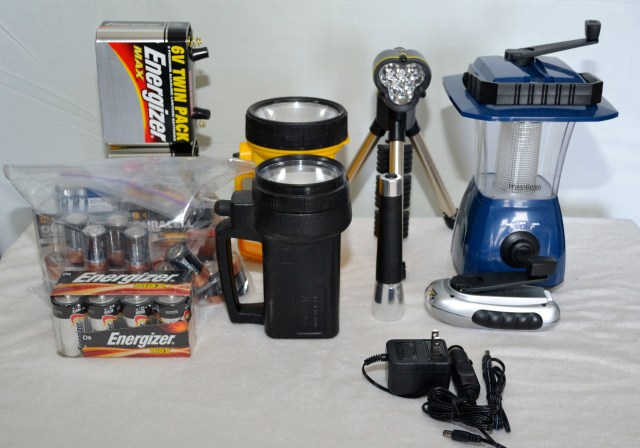 _DSC0051 flashlights batteries